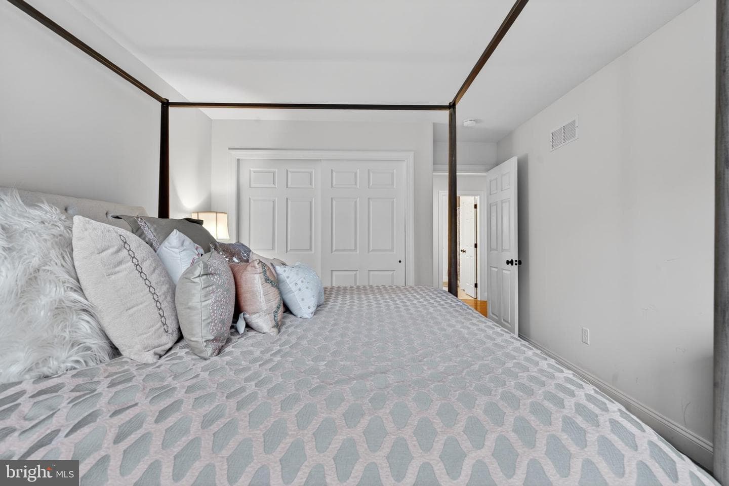 7 Overfield Lane photo 29