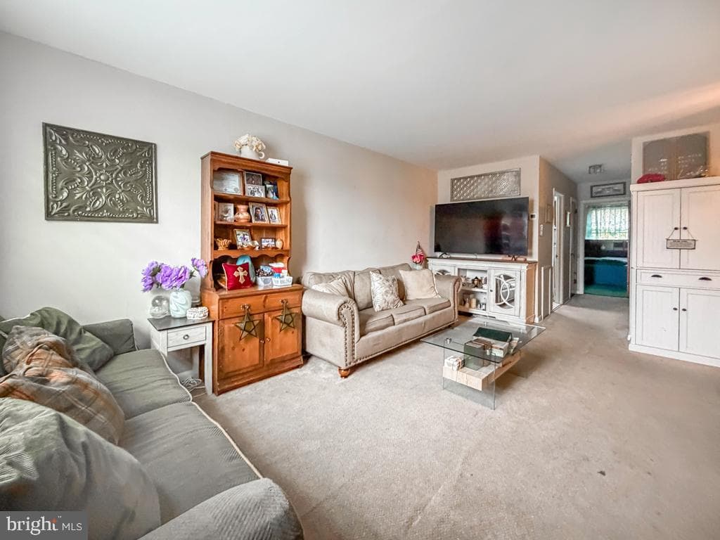 347 Beverly Boulevard photo 18