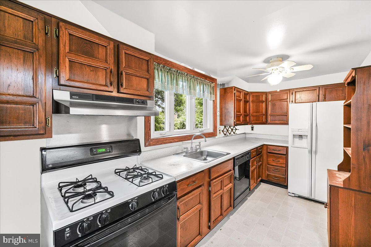 473 Westmont Drive photo 6