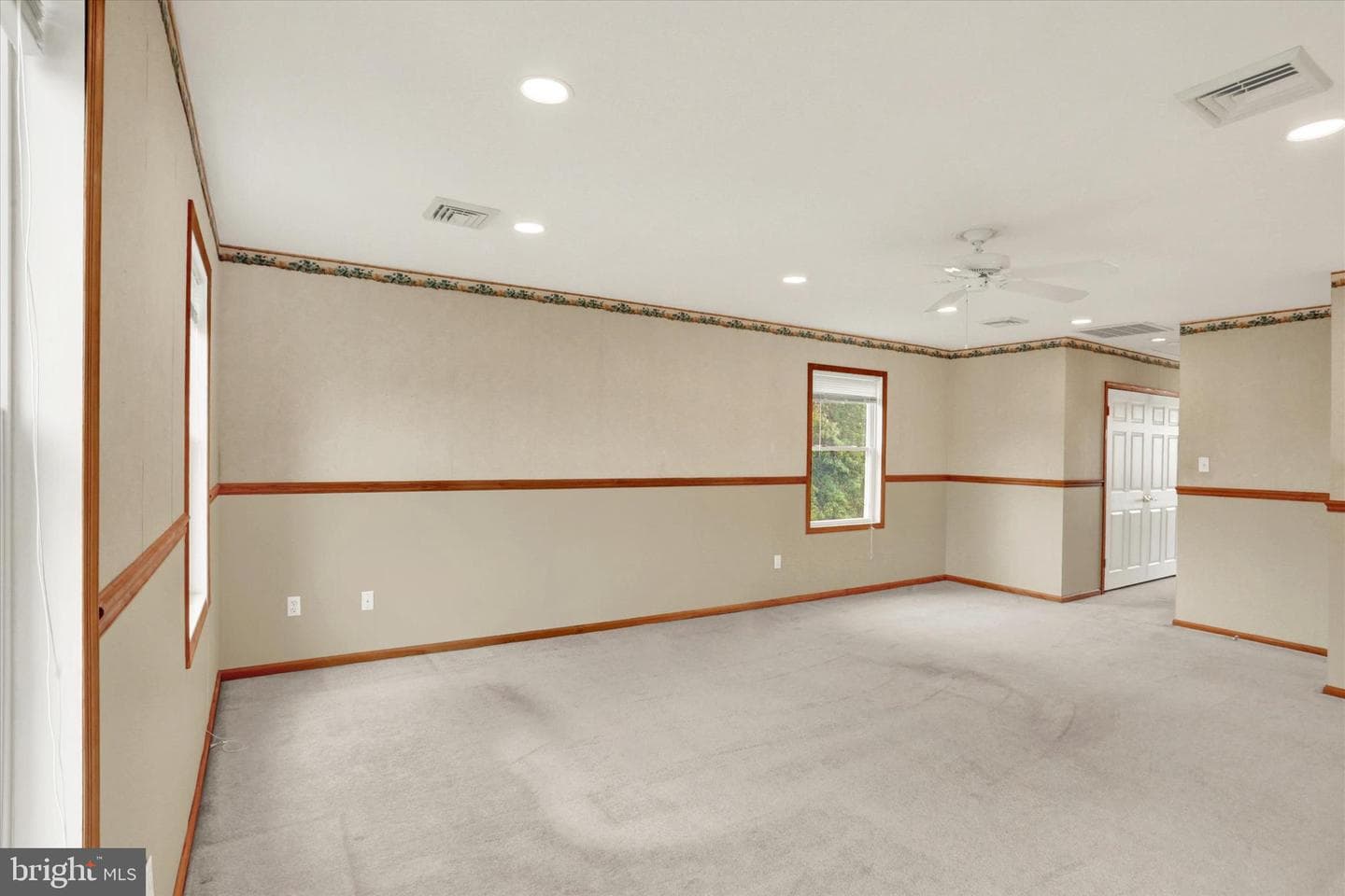 700 Trimble Boulevard photo 32