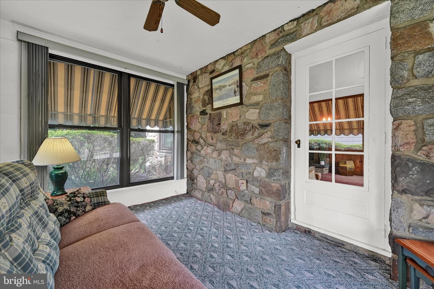 526 Argyle Road photo 11