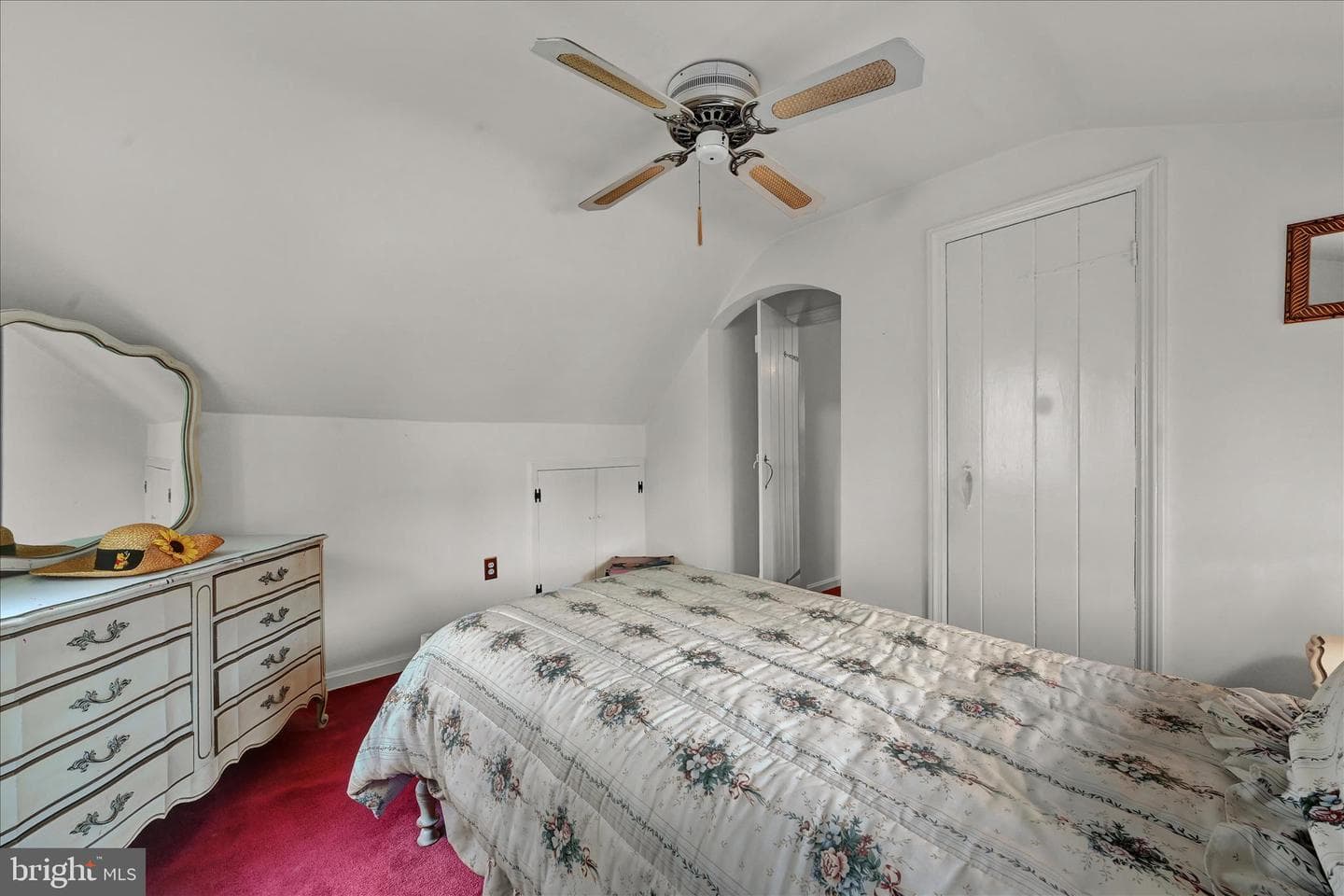 526 Argyle Road photo 27