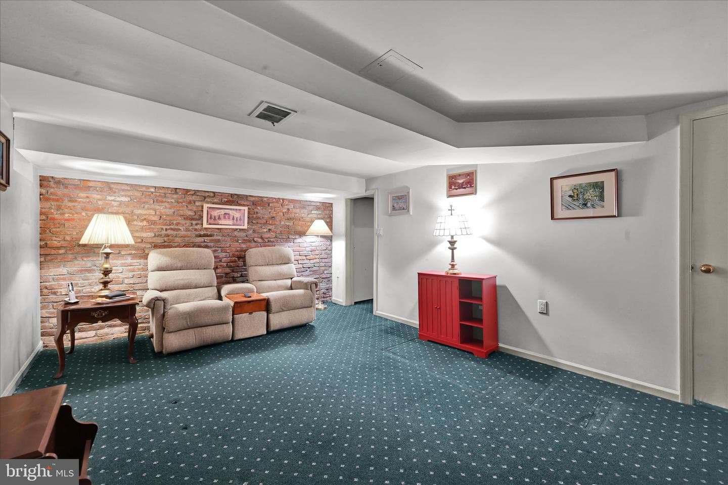 526 Argyle Road photo 29
