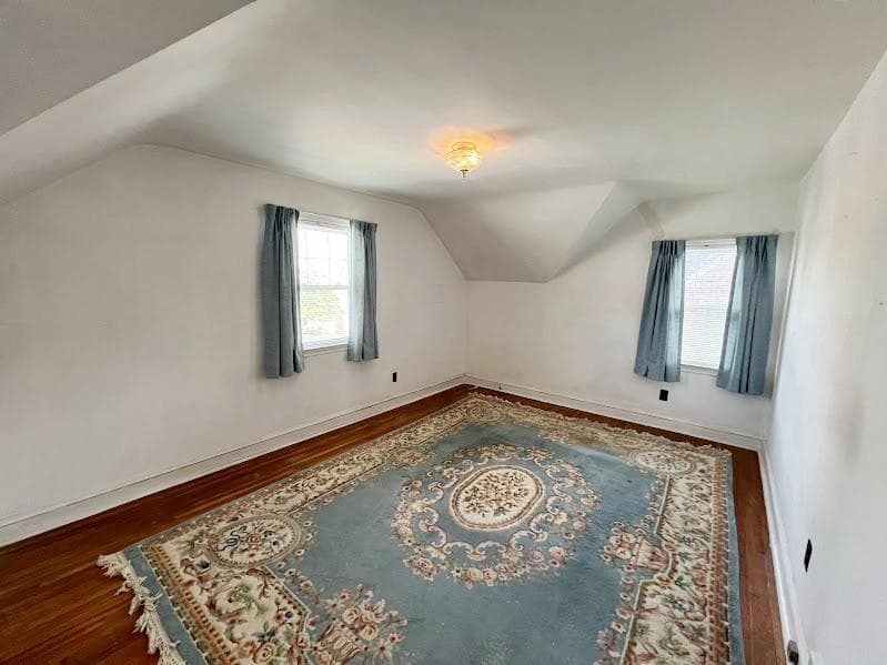 310 Edgemore Road photo 12
