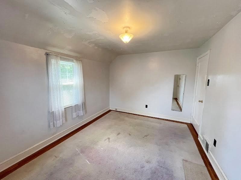 310 Edgemore Road photo 15