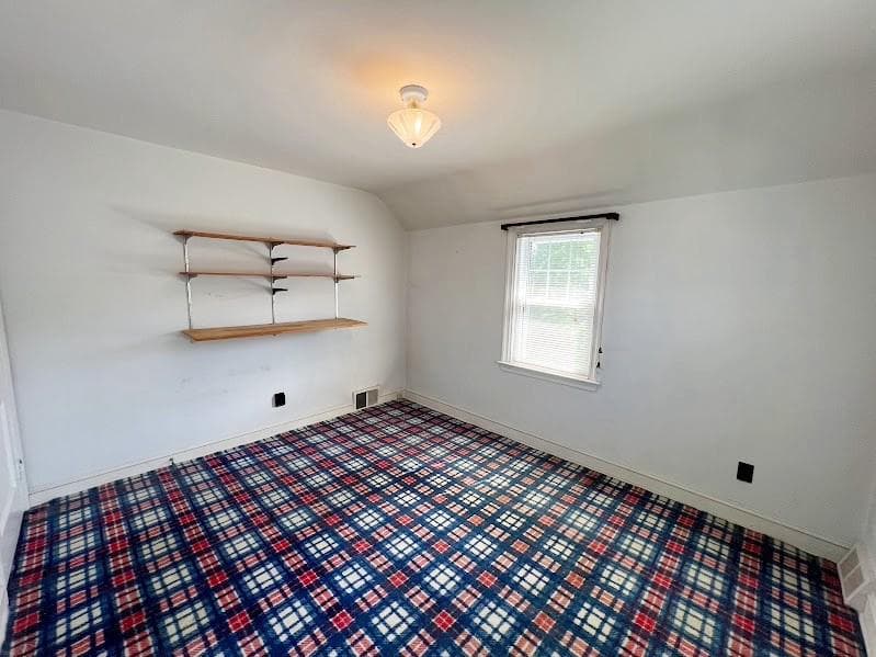 310 Edgemore Road photo 16