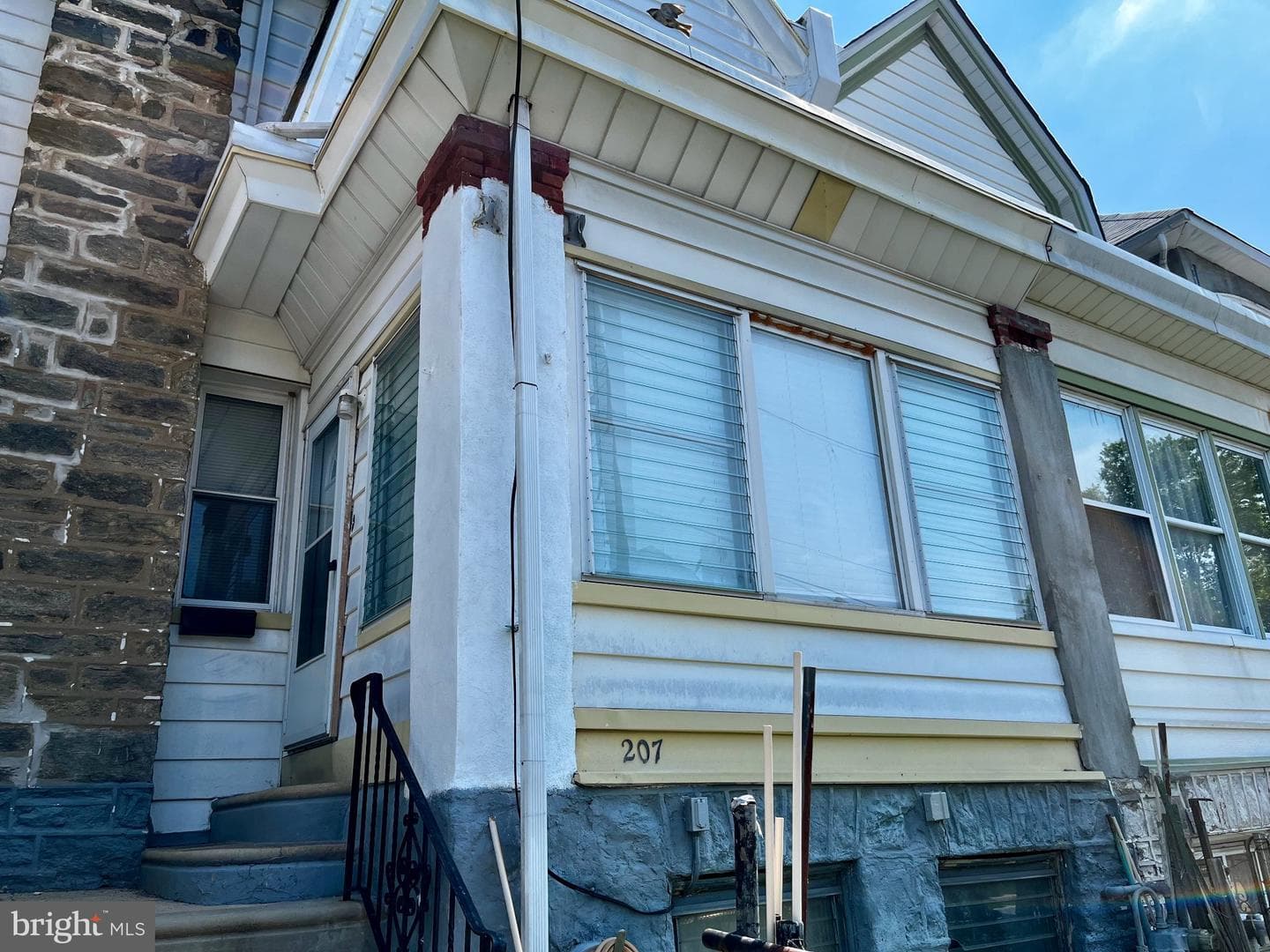 207 Huntley Road photo 2