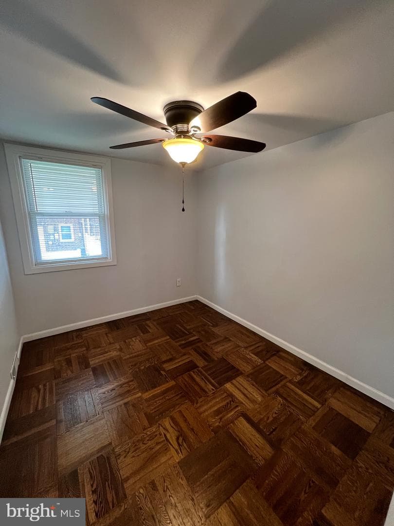 135 Ervin Avenue photo 16