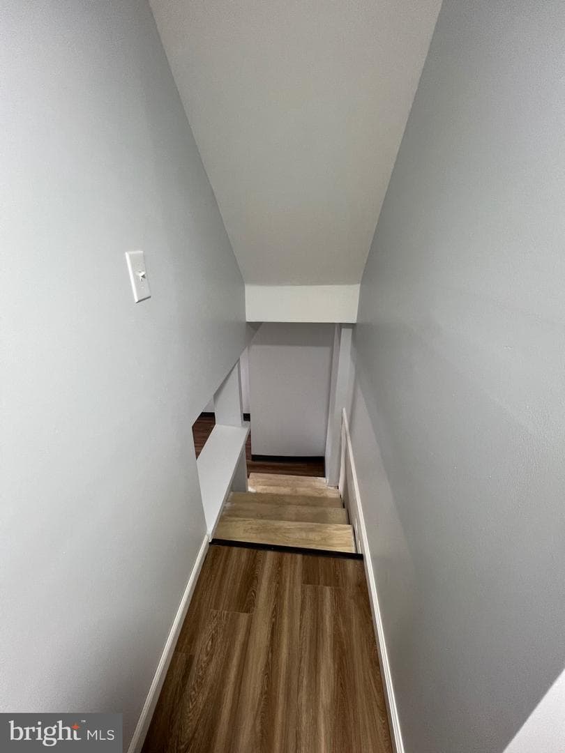 135 Ervin Avenue photo 34