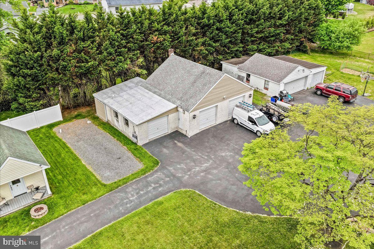 4114 Naamans Creek Road photo 2
