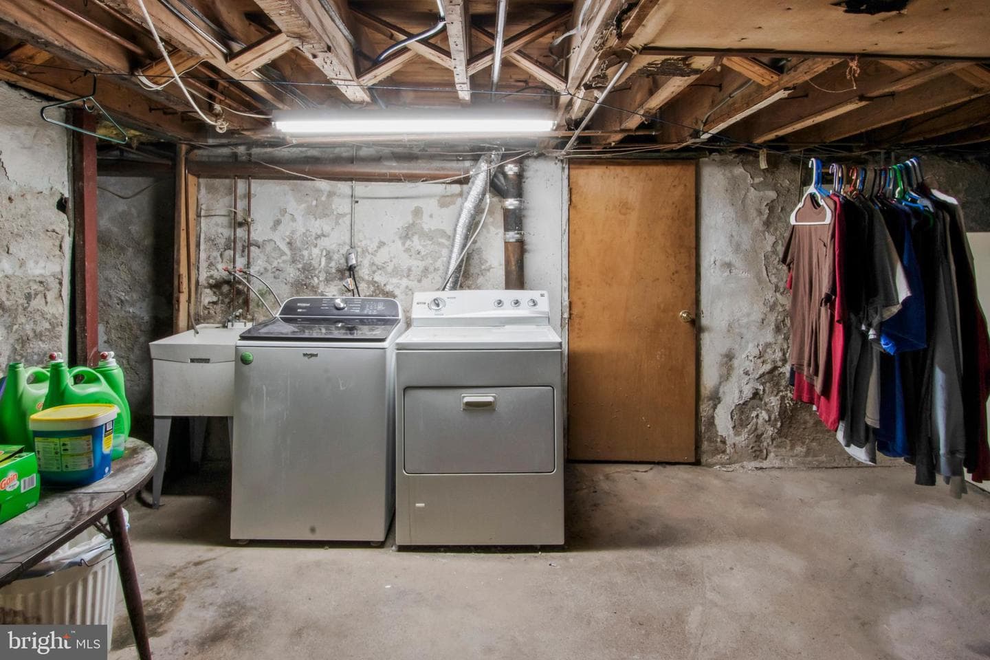 309 Hastings Avenue photo 32