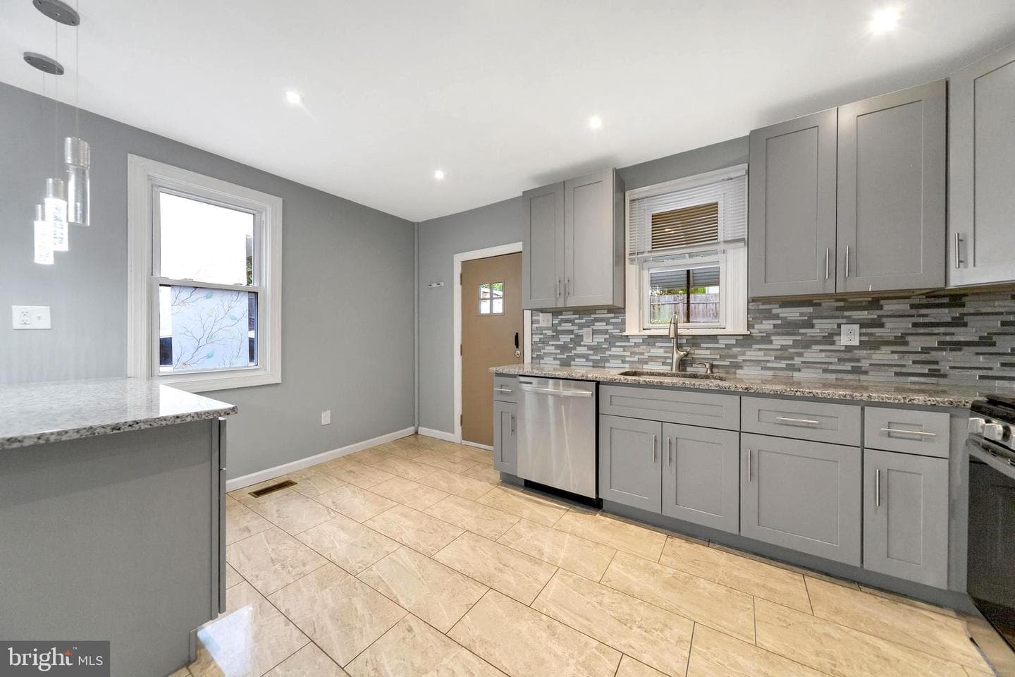 359 Lakeview Avenue photo 11