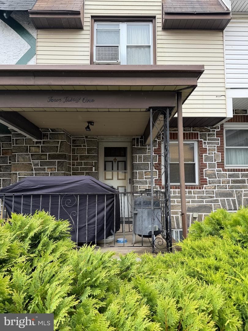 431 Millbank Road photo 2