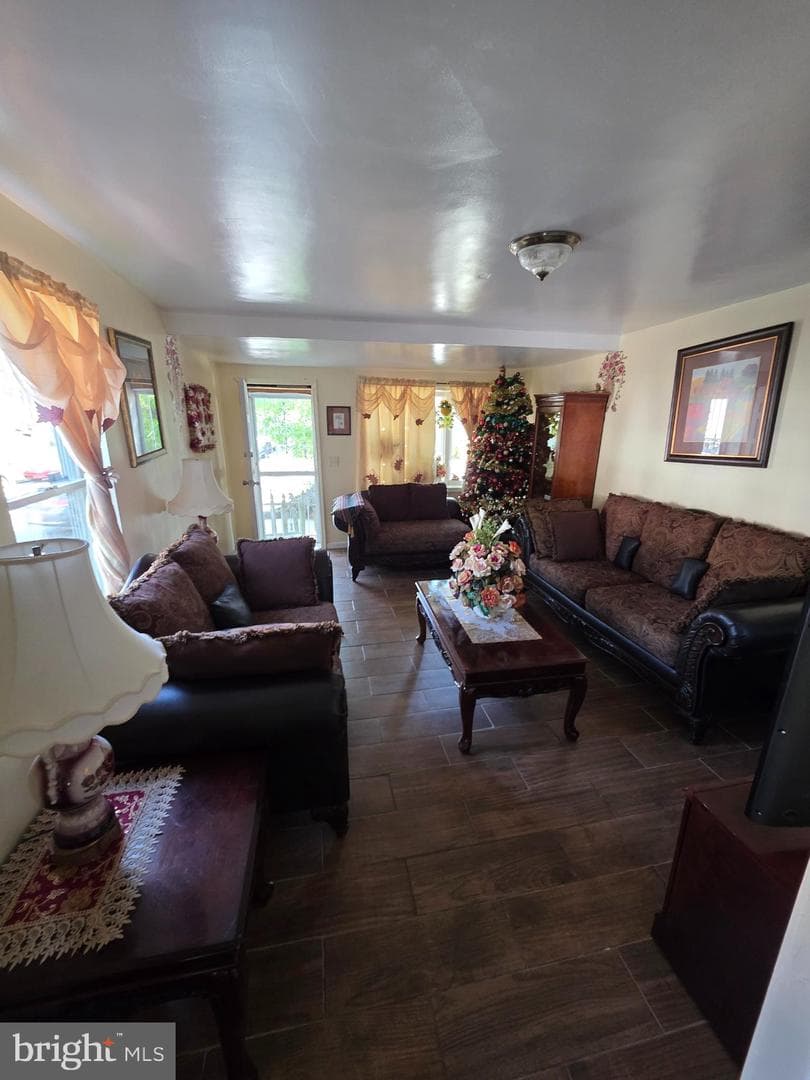 1142 Chestnut Street photo 4