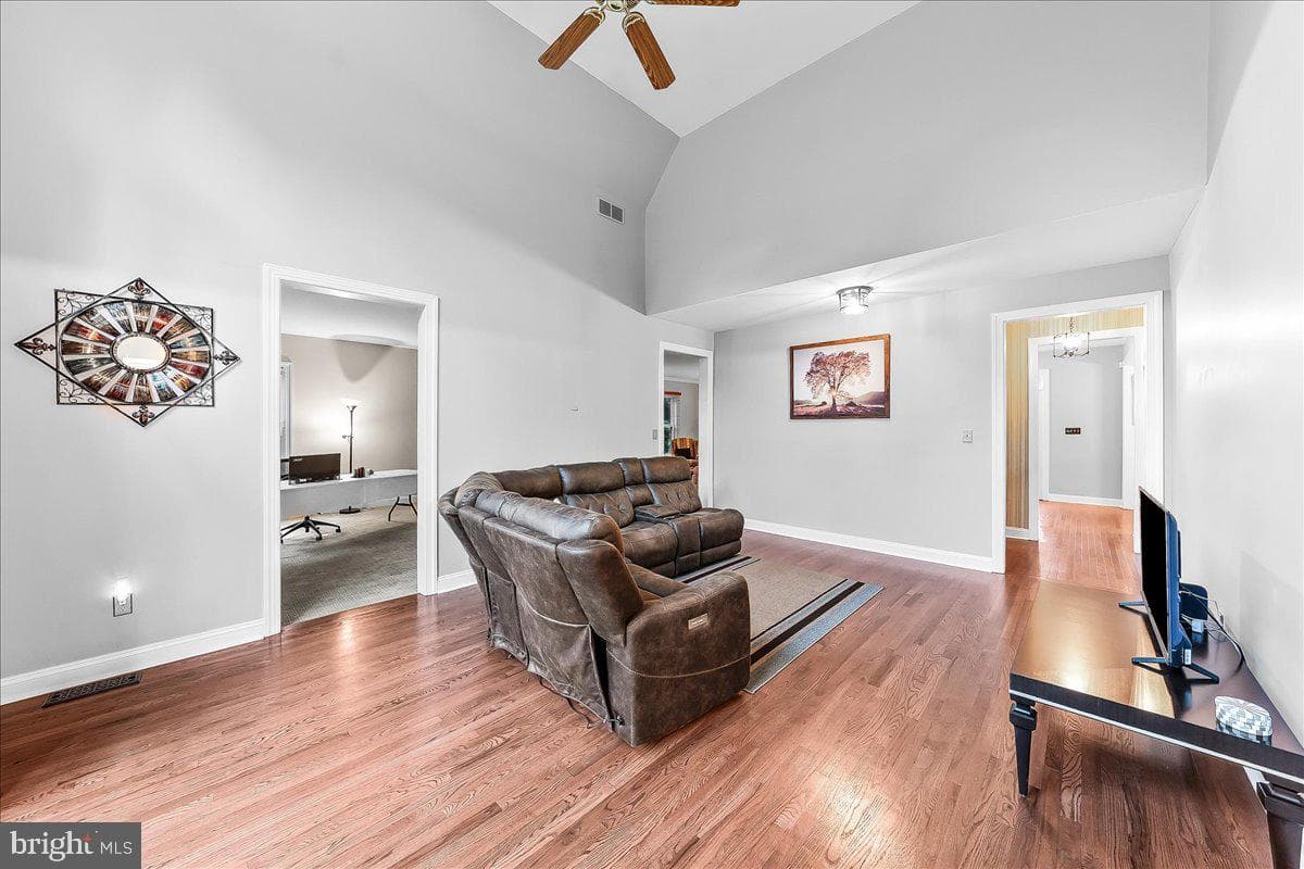 51 Ridings Way photo 28