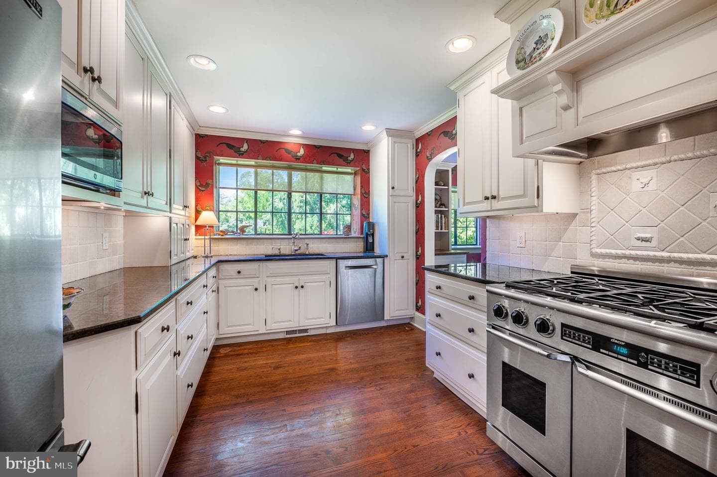 105 Stratford Road photo 14