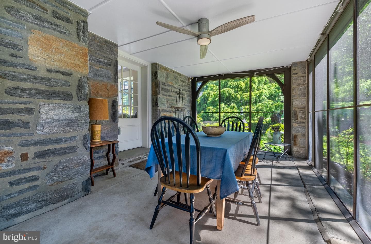105 Stratford Road photo 19
