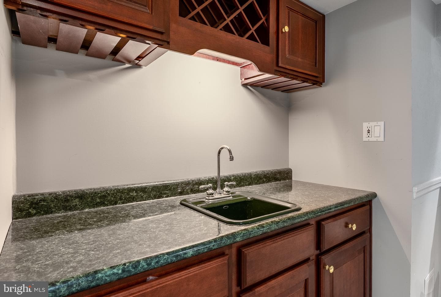 105 Stratford Road photo 32