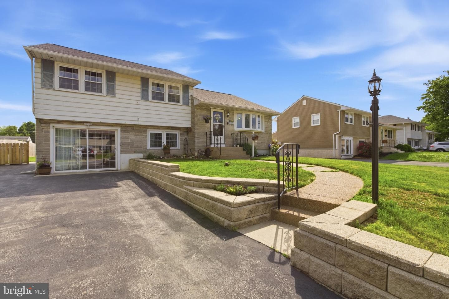 3560 Edgewater Lane photo 3
