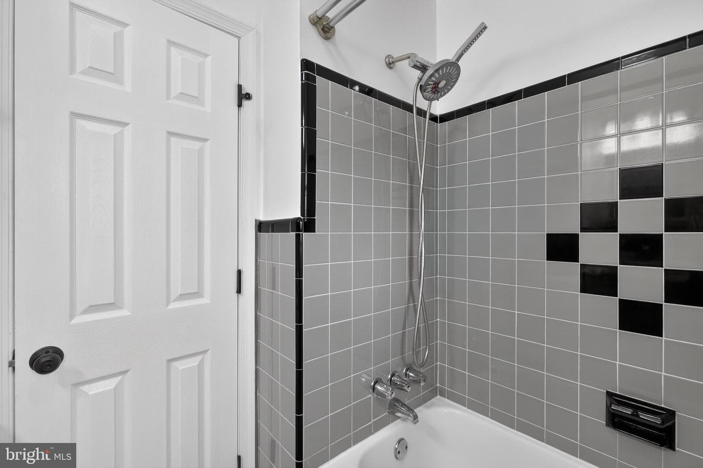 3560 Edgewater Lane photo 36