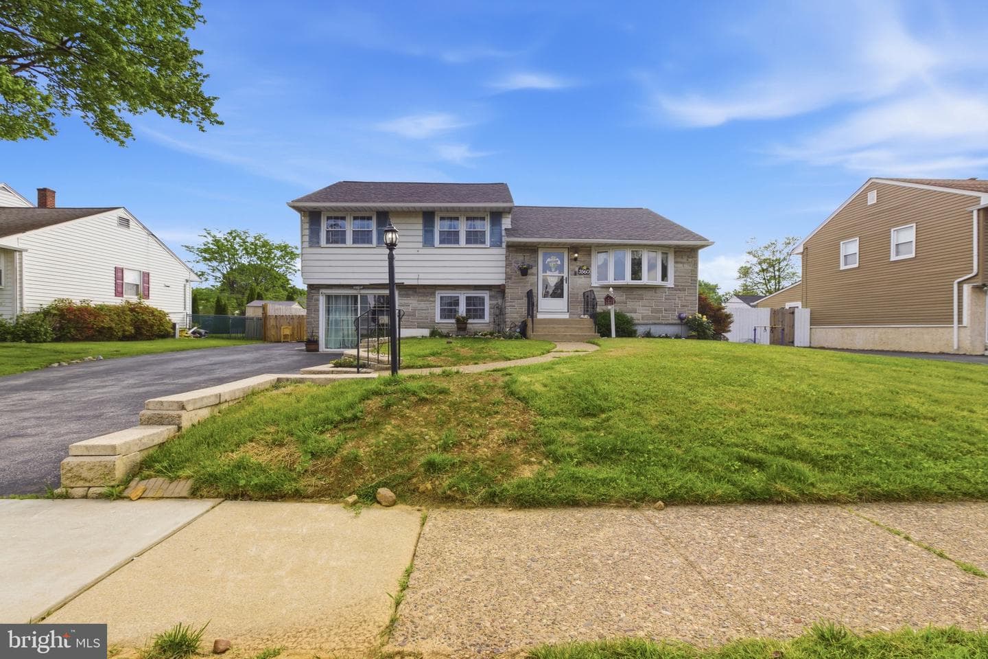 3560 Edgewater Lane photo 4