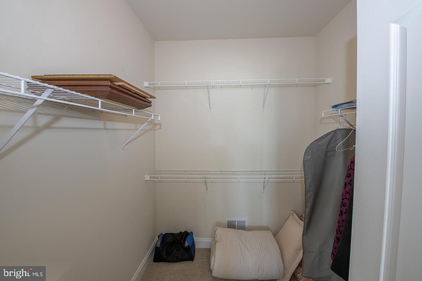 3704 Liseter Gardens photo 32
