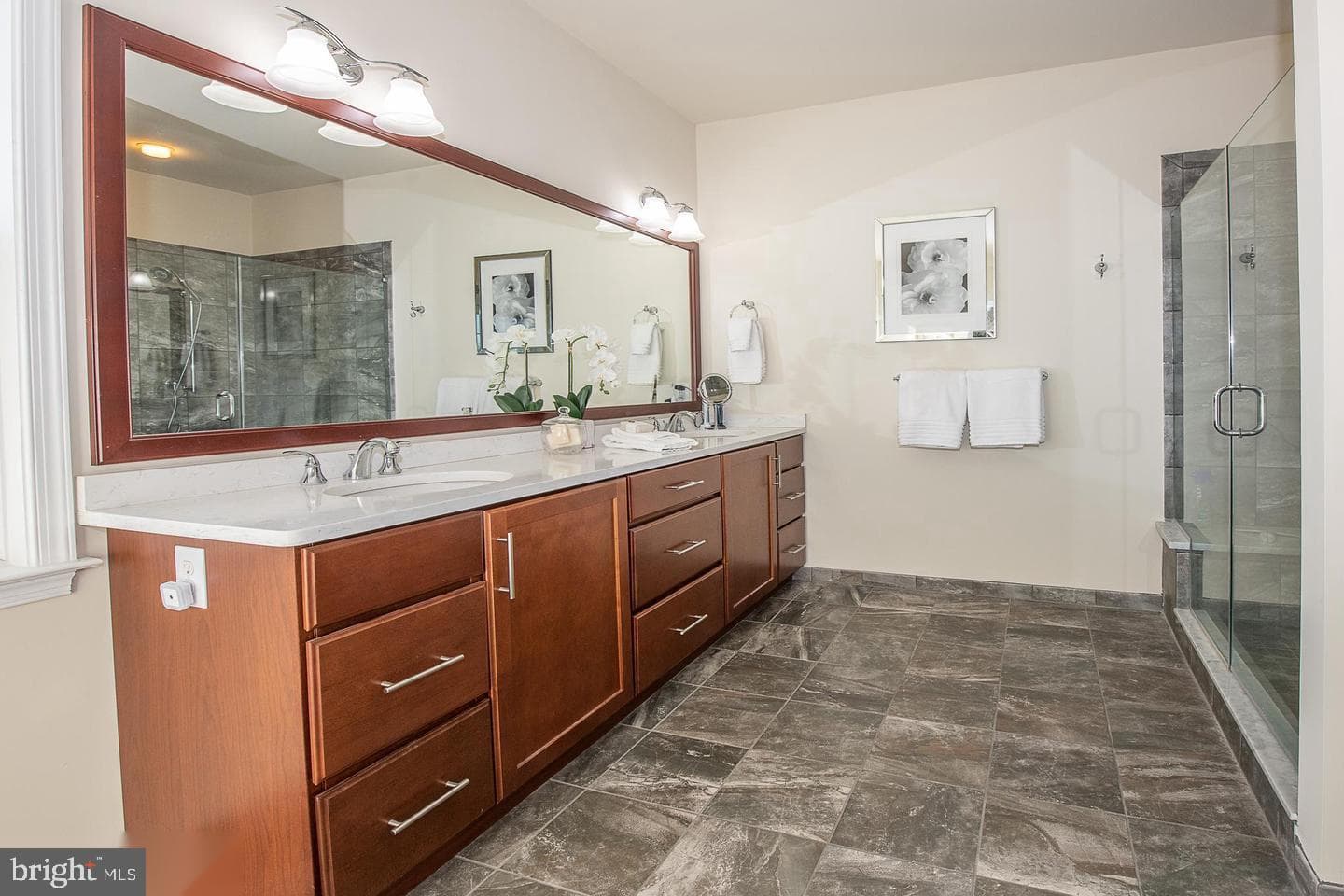 3704 Liseter Gardens photo 35