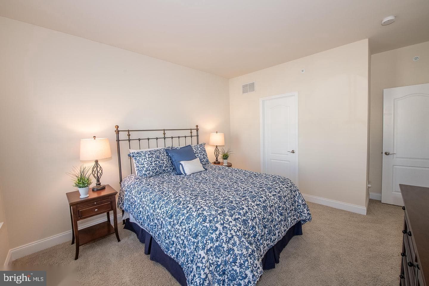3704 Liseter Gardens photo 43