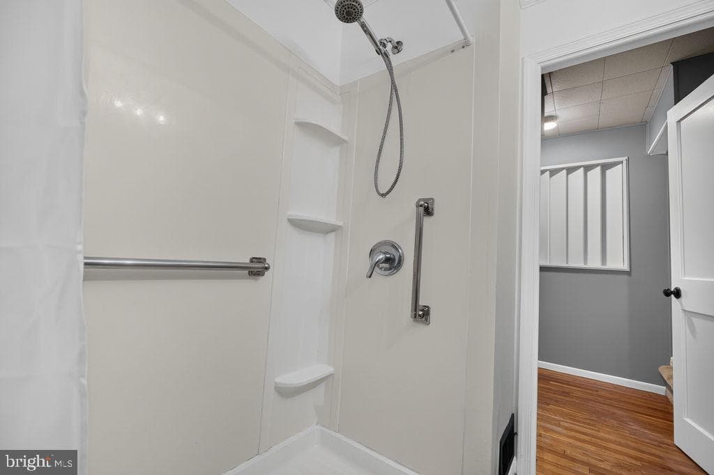 950 Thornton Road photo 12