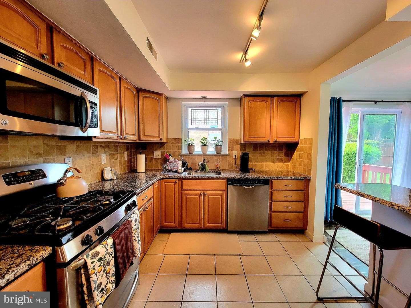 2928 Larkspur Lane photo 23