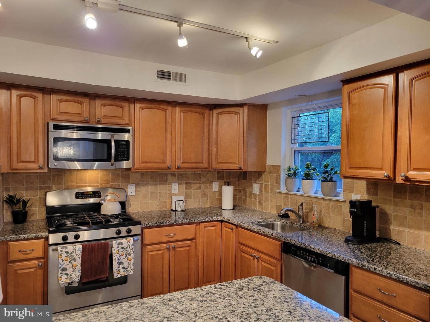 2928 Larkspur Lane photo 24