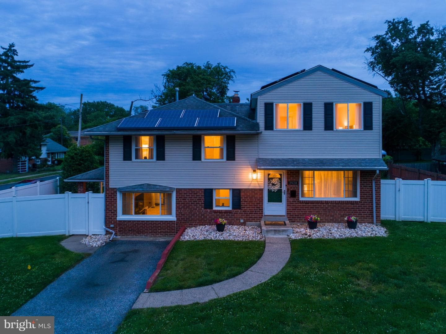 2928 Larkspur Lane photo 3
