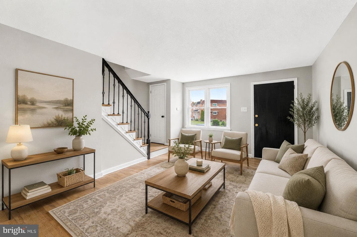 2052 Heather Road photo 4