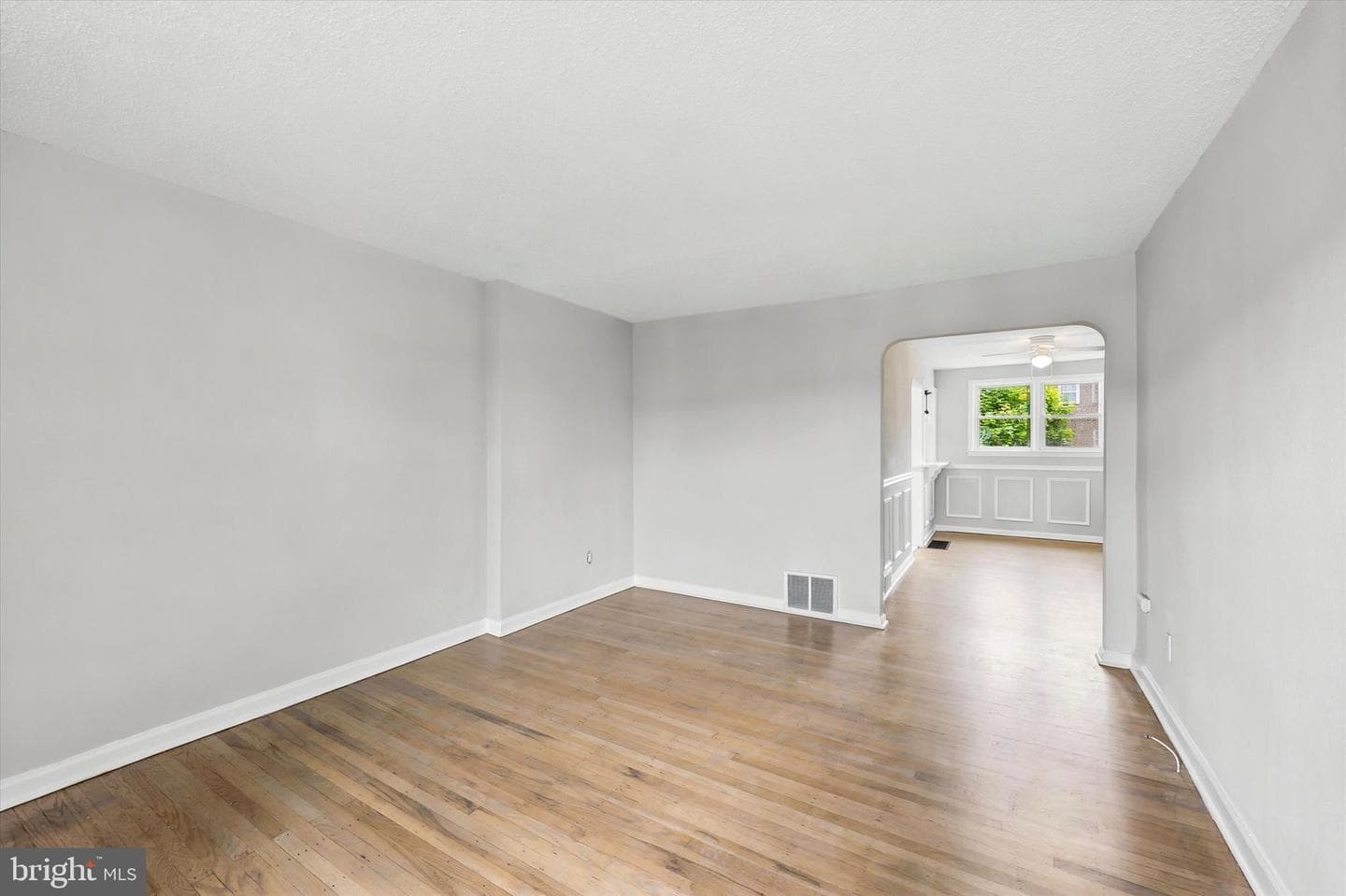 2052 Heather Road photo 5