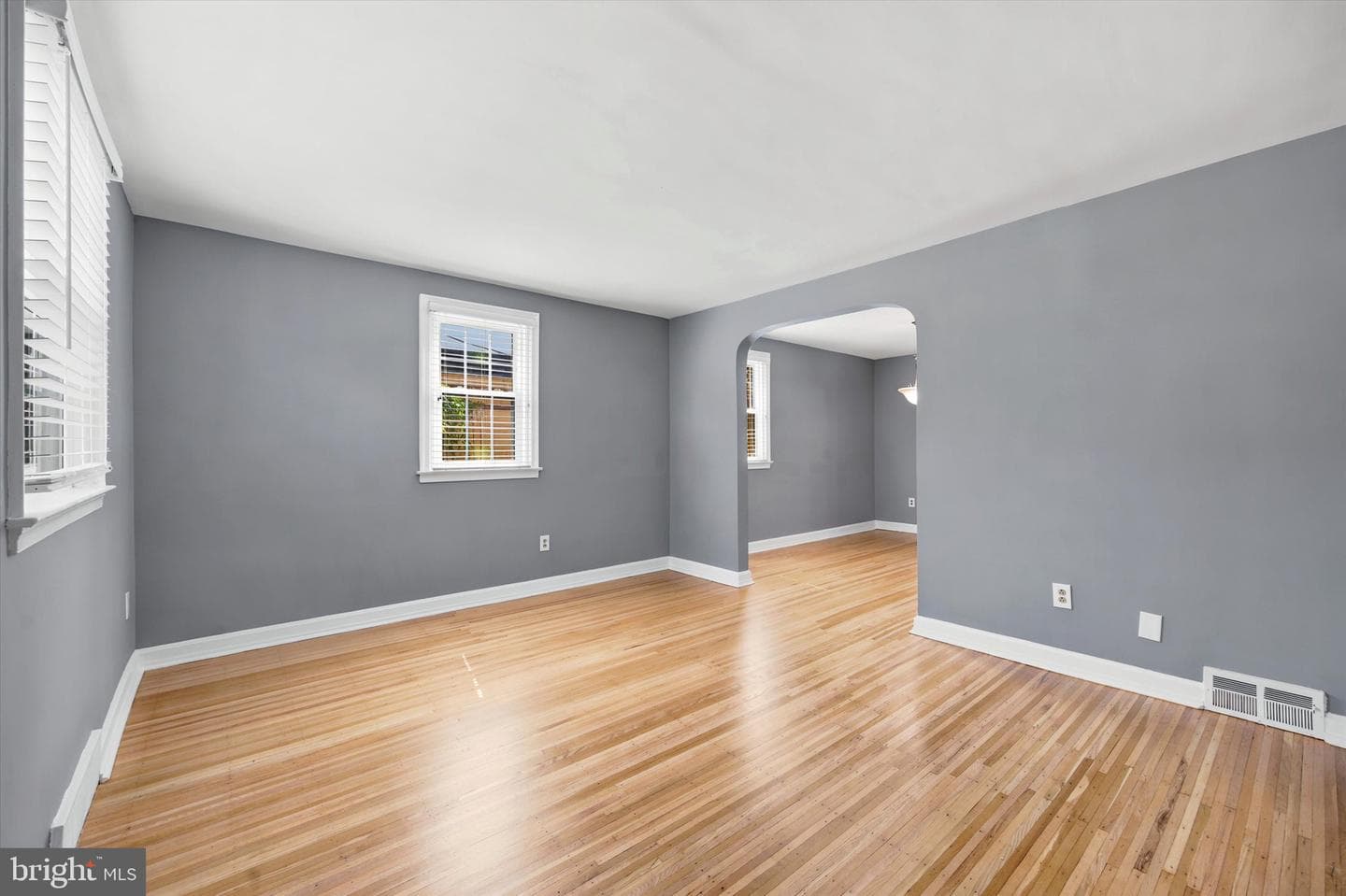 2135 Armstrong Avenue photo 4