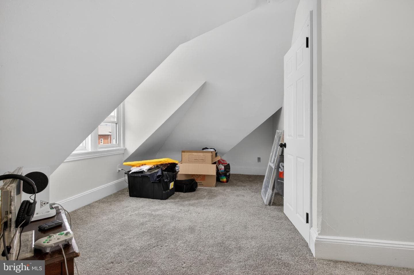 825 Andrews Avenue photo 36