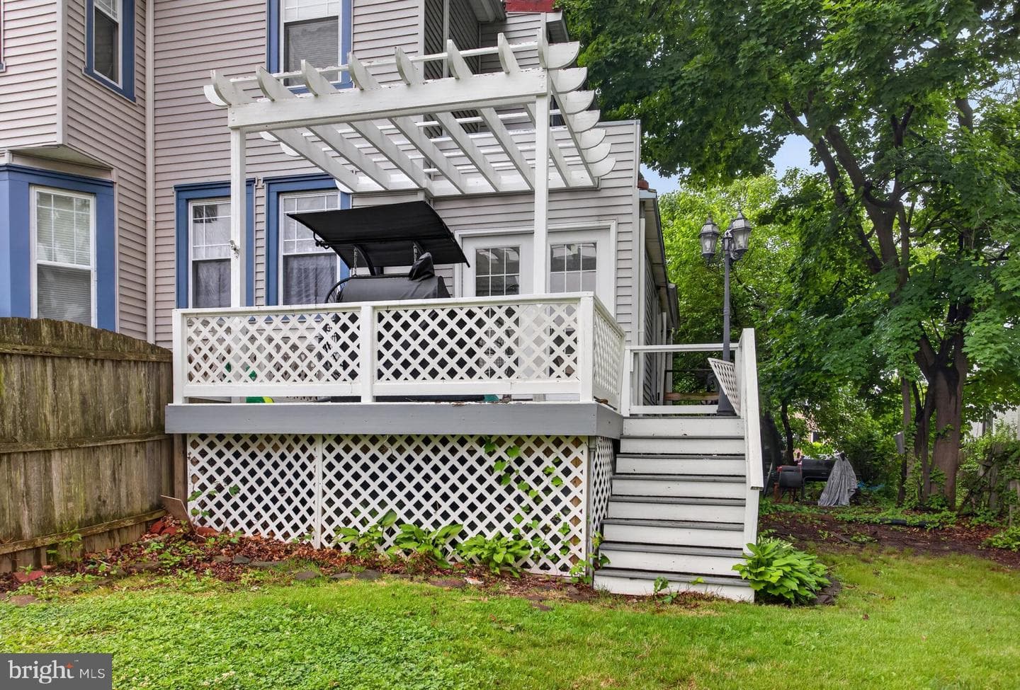 825 Andrews Avenue photo 46