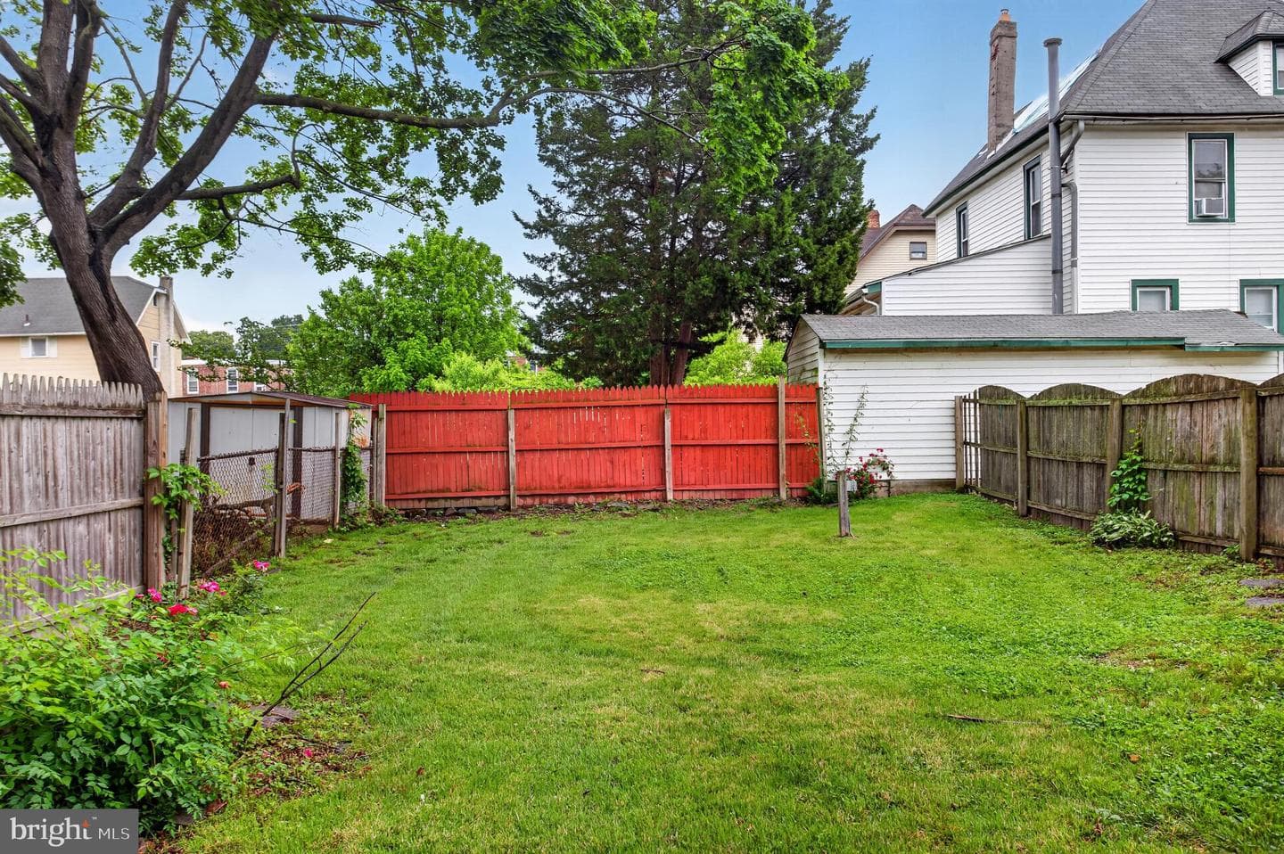 825 Andrews Avenue photo 48