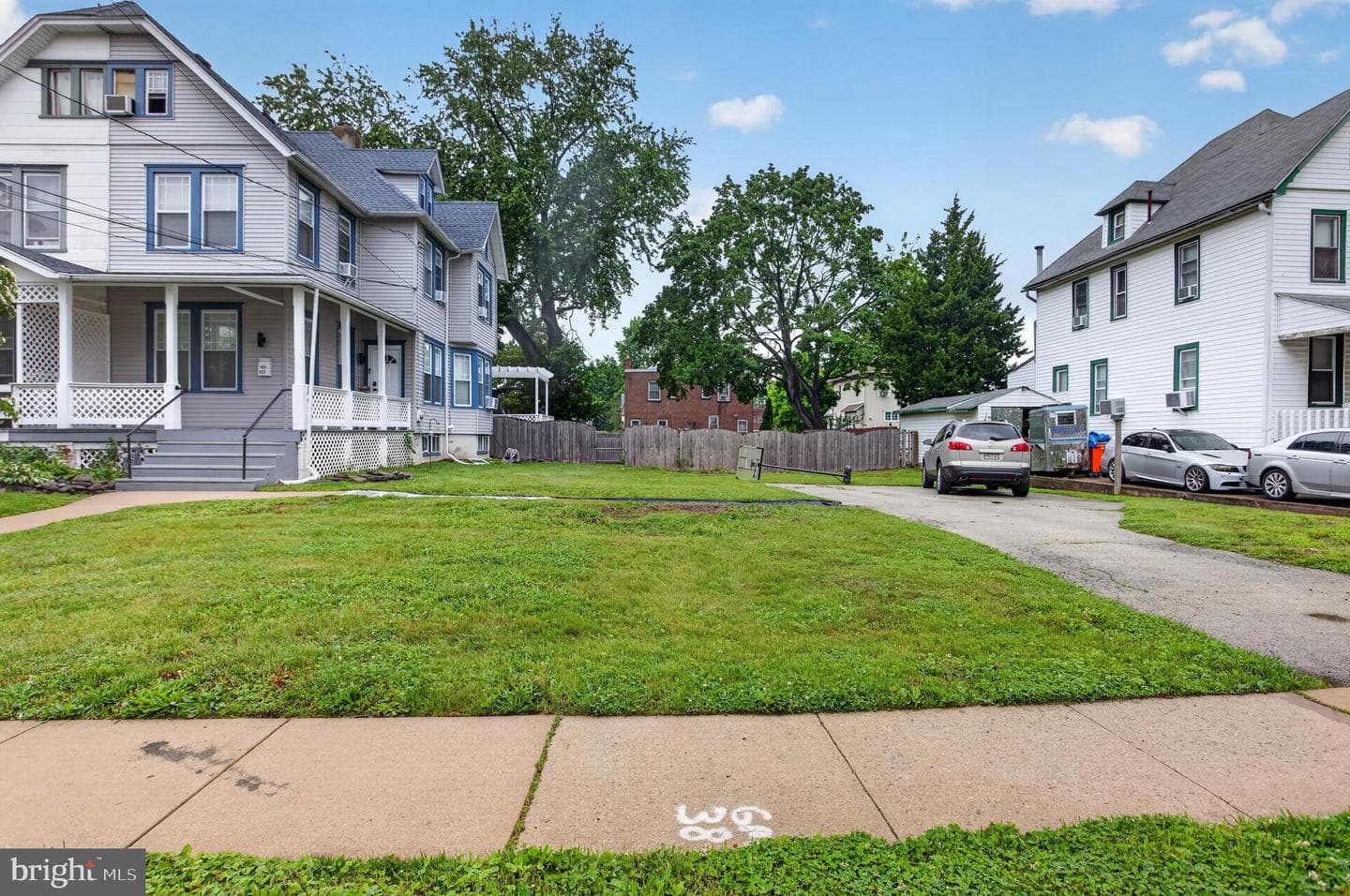 825 Andrews Avenue photo 5