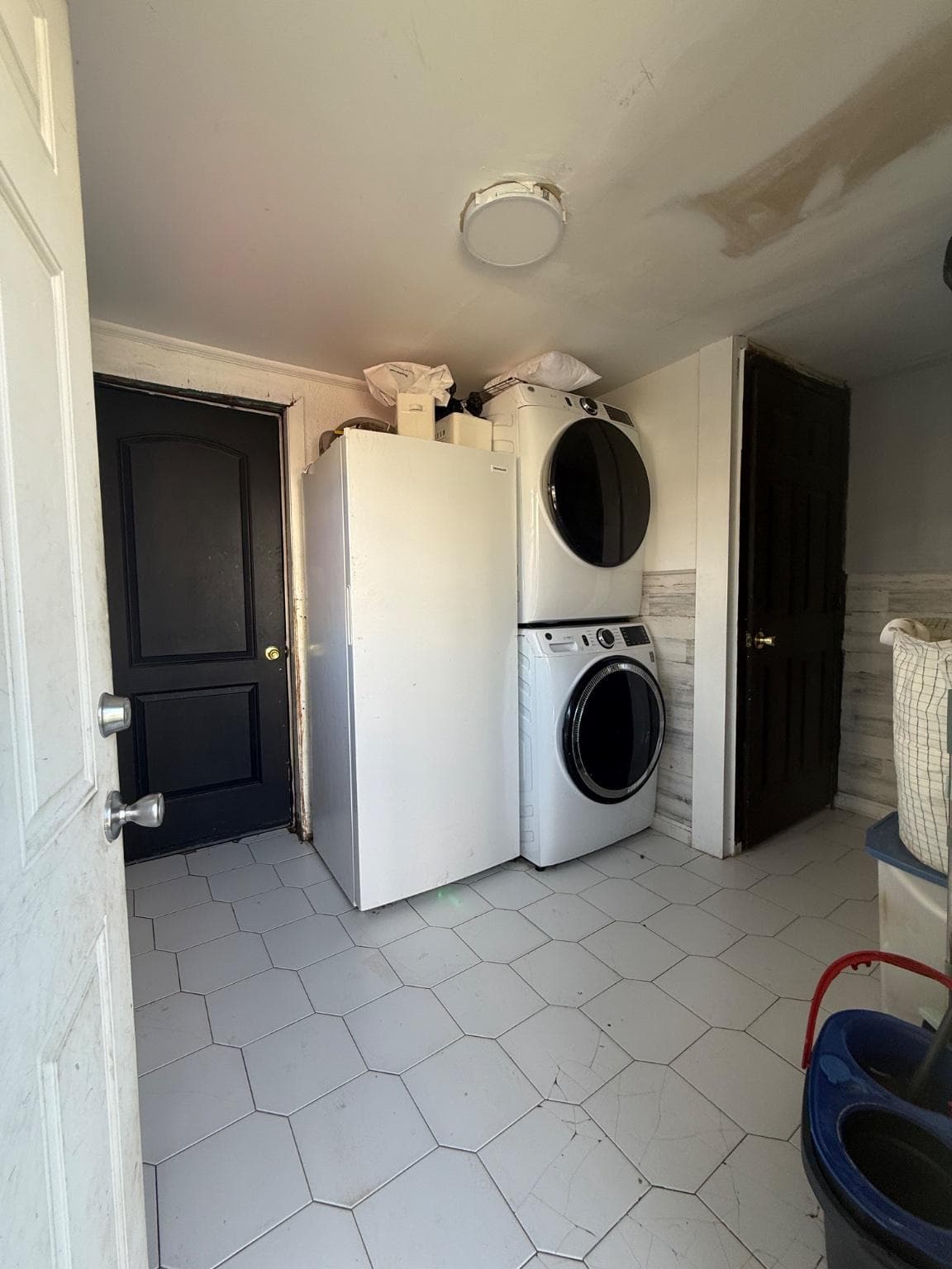 954 Church Lane photo 27