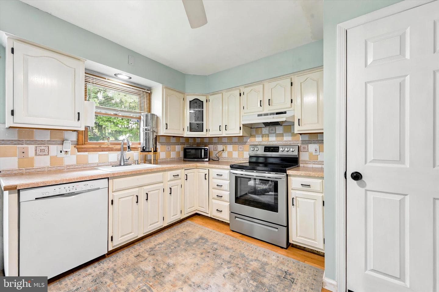 319 Willowbrook Road photo 5
