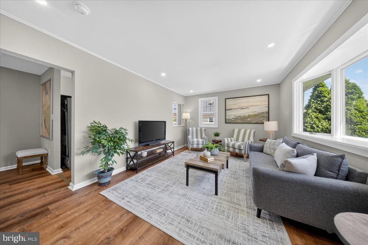 3405 Victor Avenue photo 4
