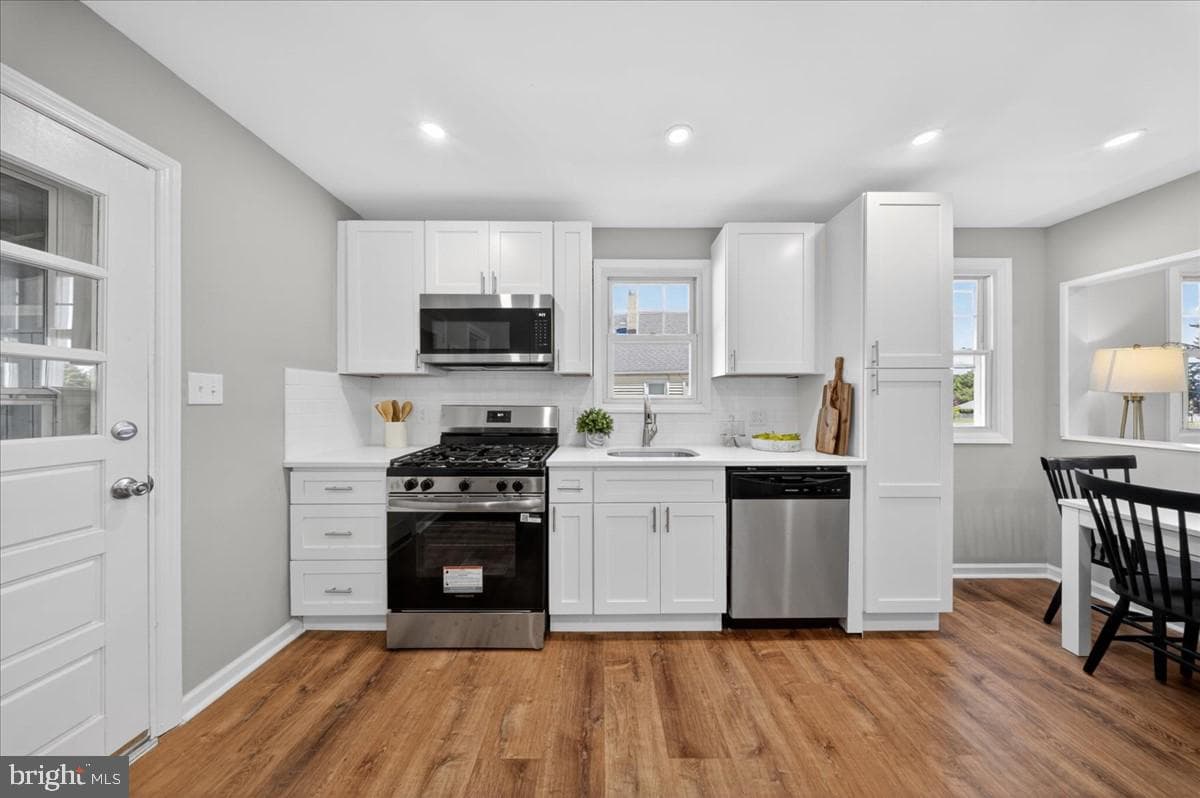 3405 Victor Avenue photo 8
