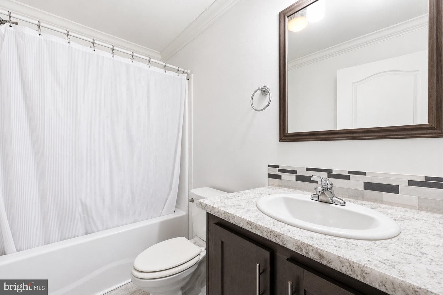 2334 Douglas Ave photo 14