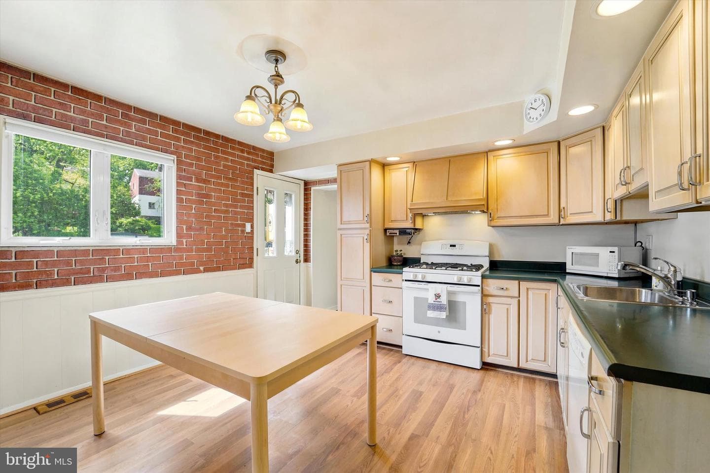 303 Glendale Road photo 10