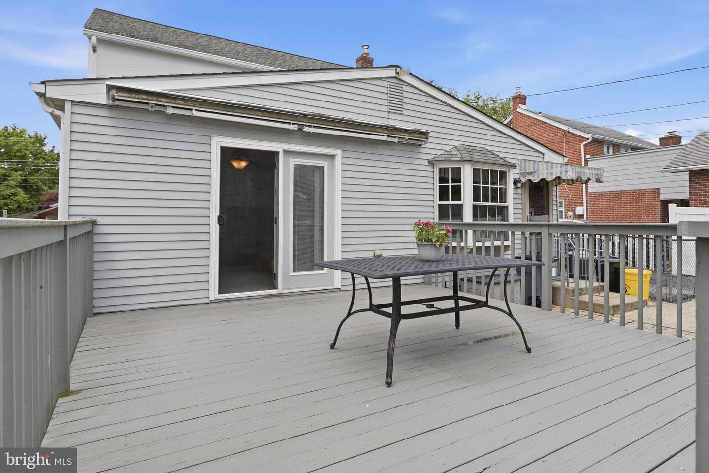 527 Saxer Avenue photo 28