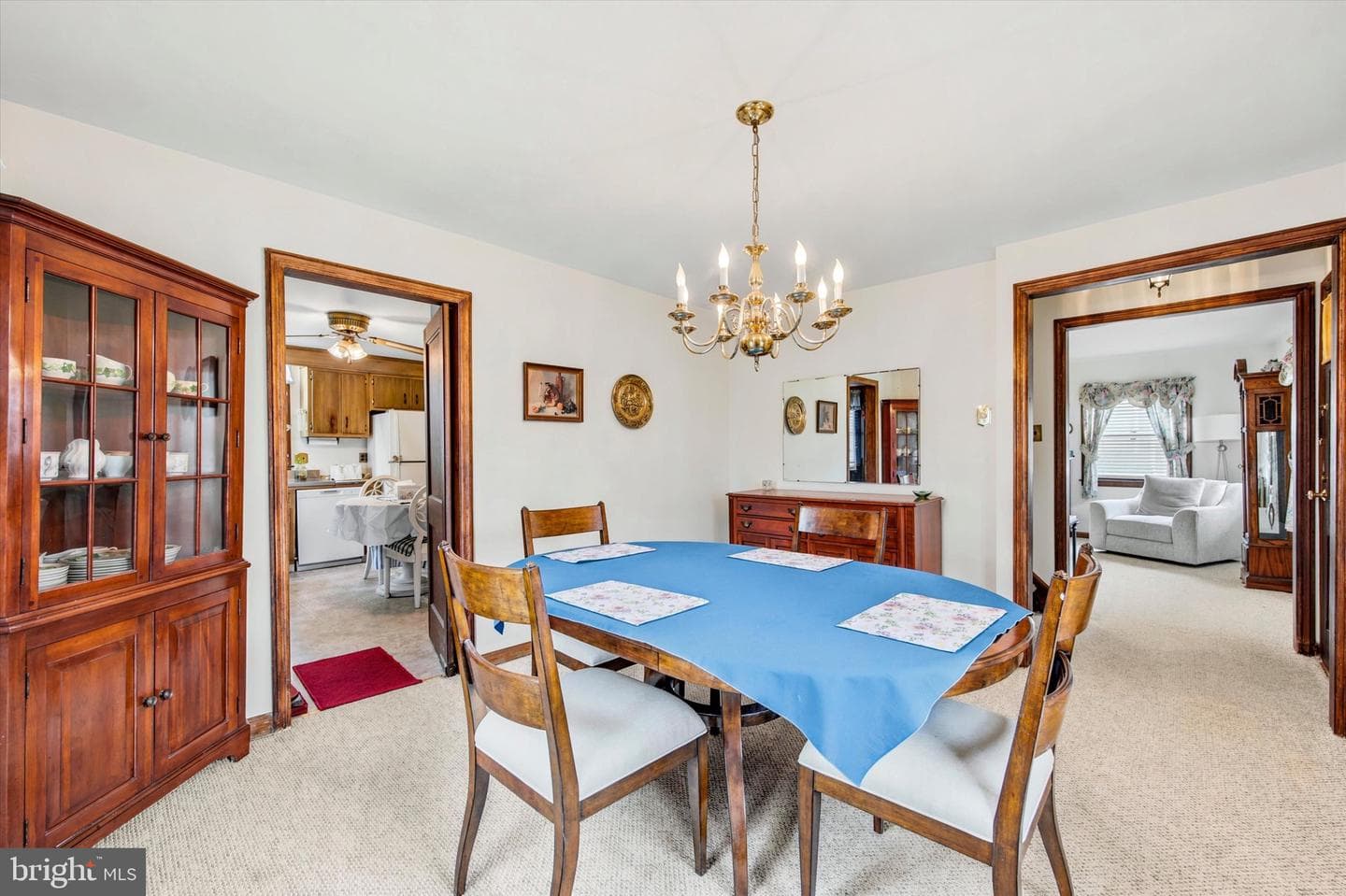 546 Arlington Avenue photo 7