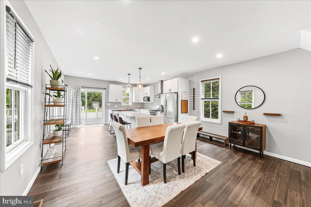 204 S Pennell Road photo 11