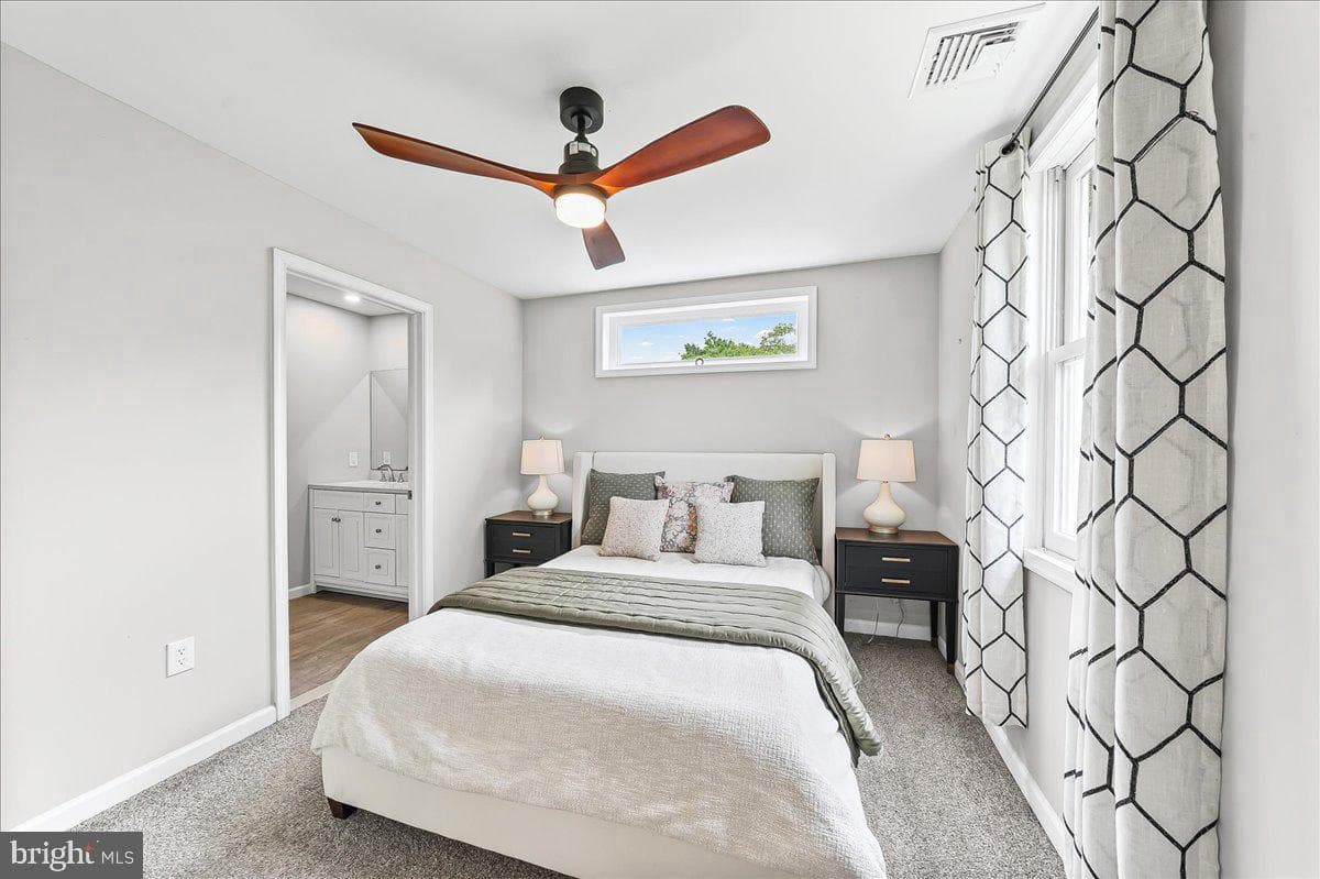204 S Pennell Road photo 15