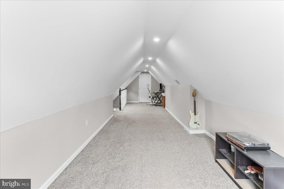204 S Pennell Road photo 25